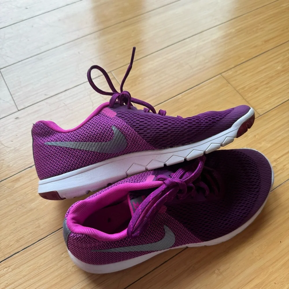 Nike Women’s Purple Training Sneakers